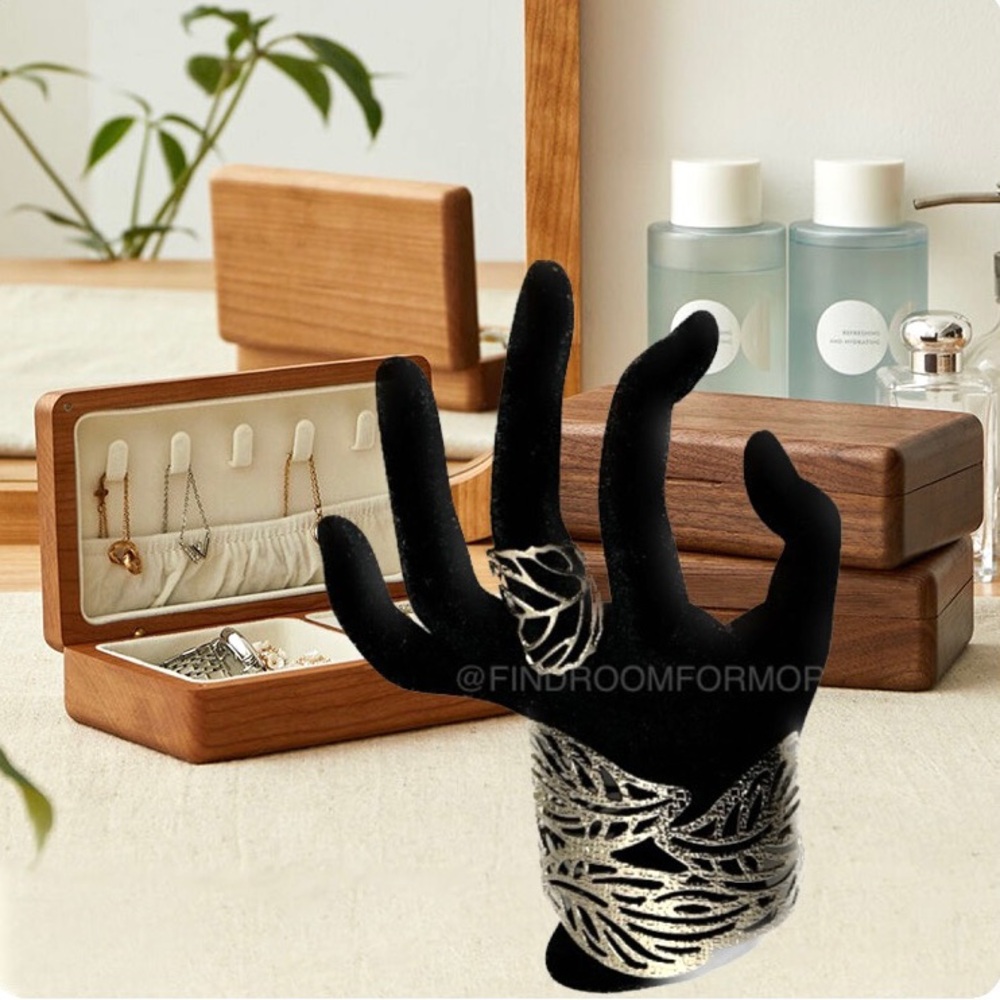 Leaf-Pattern Cuff Bracelet and Ring Set